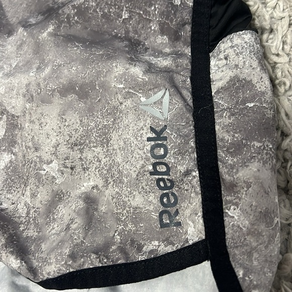 Reebok lightweight running shorts size medium - Picture 2 of 5